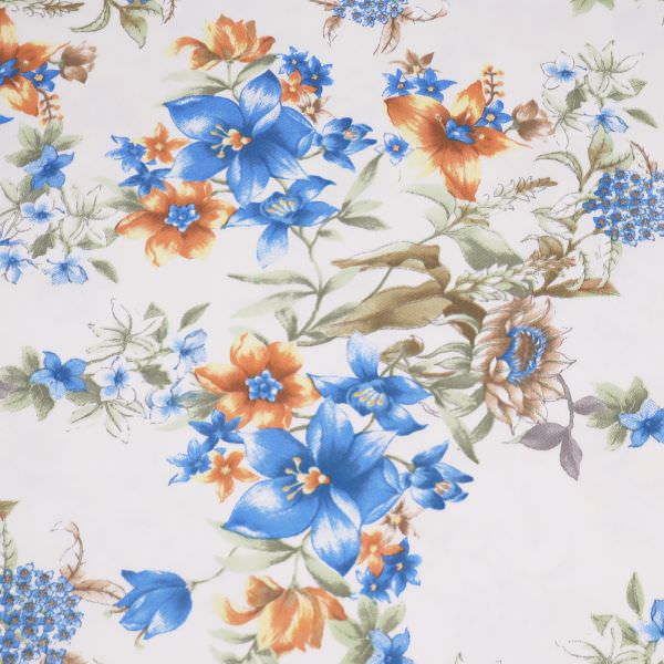 Baumwoll- Twill mit Blumen-Motiv - wollweiss/blau/lachs