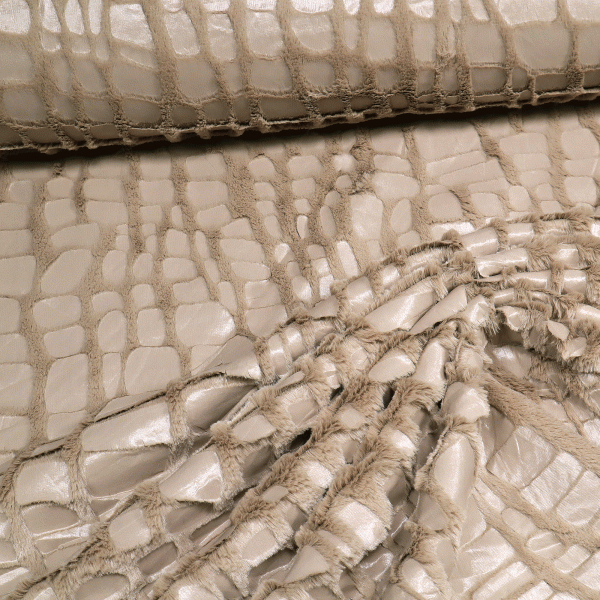 Microfaser Plüsch mit Kroko-Muster - beige
